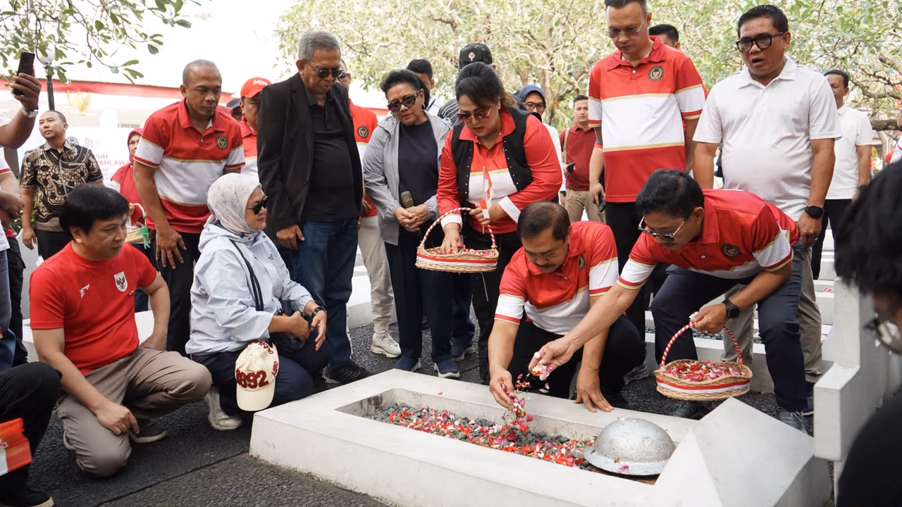 Jelang HUT RI, Kemenimipas Gelar Aksi Bersih TMP Taruna Tangerang dan Ziarah Tokoh Pejuang